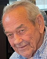 Merle Bloom's Instagram, Twitter & Facebook