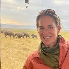 Lori Gladstone's Instagram, Twitter & Facebook