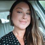 Leann Abrams's Instagram, Twitter & Facebook