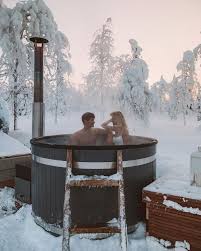 Winter Hot Tub At Northern Lights Ranch Levi Finland Laplandtravel Hutte Im Wald Sauna Im Garten Winter Weiss