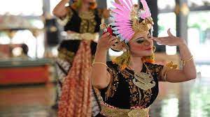 Tari gambir anom merupakan sebuah tarian tradisional klasik yang berasal dari daerah jawa tengah dan jenis tari ini menjadi salah satu . Tari Gambir Anom Tribunnewswiki Com Mobile