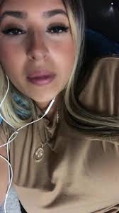 Carmen Muñiz (@carmenglz07)