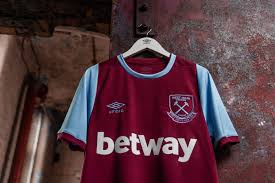 May 29, 2021 · foot : West Ham United Et Umbro Presentent Les Maillots 2020 2021 Footpack