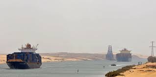 It separates the african continent from asia. Zhlwskwtz5ya1m