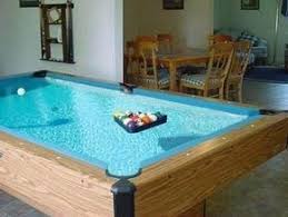 Ein Billardtisch Ist Mit Wasser Gefullt Die Kugel Schwimmen Auf Dem Wasser Billardtisch Billard Poolbillardtisch