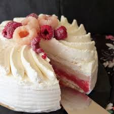 Raspberry Lychee And Rose Frozen Sorbet Meringue Cake Recipe Vacherin Glace Ispahan Kuchen Rezepte Gefrorene Desserts Cupcake Kuchen