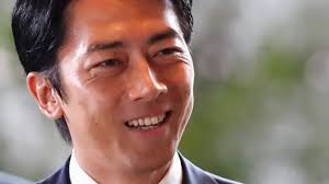 Con cựu Thủ tướng Koizumi: Ngôi sao đang lên trong chính trường Nhật