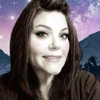 Heidi Fetters's Instagram, Twitter & Facebook