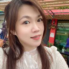 如果辞职了……老板就用软的说服不到留下就硬硬说了…说如果我去其它同行公司就立刻走如果不是的话就可以到期走，但是我说我没有去其它公司他就不信硬要我签合同说永远不能在同行做，但是哪里有可能我要签因为就算我没有做他这份工以后的路我也还没有确定也不懂会走什么路啊  ...