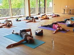 This workshop has been created especially to support and educate nurses and other health care professionals, however anyone is welcome to attend. 1580 Yoga Und Pranayama Retreat Weltweit Bookyogaretreats