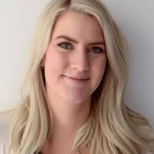 Lori Crapo's Instagram, Twitter & Facebook