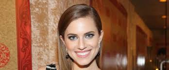 Nbc Casts Allison Williams As Peter Pan Allison Williams Peter Pan Allison