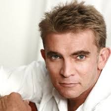 Ernie Bates's Instagram, Twitter & Facebook