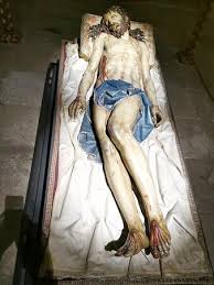 Este modelo de jesús yacente sin que aparezca relacionado, de una u otra manera, con la cruz, con sus verdugos, con maría o con. Cristo Yacente De Gregorio Fernandez Picture Of Monasterio De Santa Clara Medina De Pomar Tripadvisor