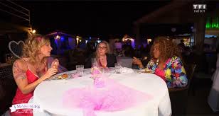 Très critique, veronik s'est fait remonter les bretelles par. 4 Mariages Pour 1 Lune De Miel Isabelle Multiplie Les Critiques Contre Stephanie Et Christophe Avant Les Larmes De Paloma Toutelatele