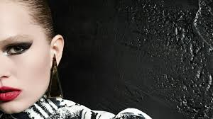 Il existe cependant des alternatives. 10 Boucles D Oreilles 80 S Pour Le Festival De Cannes Vogue Paris