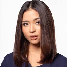 Medium length hair is always in fashion because of the comfort and style altogether. 42 Best Shoulder Length Hairstyles In 2021 All Things Hair Ph