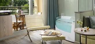 Book hotels and other accommodations near iron mountain hot springs, johnson's park miniature golf, and lakota canyon golf club today. Hourly Hotel Room With A Hot Tub Daybreakhotels