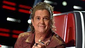 Carlos vives presentó cumbiana, el disco más experimental de su larga trayectoria en el que, como confesó a efe, rinde un homenaje al aporte de. Carlos Vives Sorprendio Con Sus Habilidades Con El Violin La Voz Us 2 Telemundo