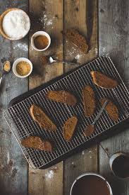 Les Danois Experts Du Bonheur Et Des Hivers Rudes Ont Un Terme Le Hygge Qui Signifie Les Moments Douillets Ensemble J Cuisine Biscotti Sweet Tooth