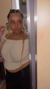 Donna cerca uomo escort Julia a Rimini