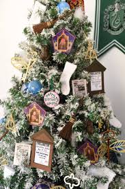 Harry potter christmas decoration ideas. Magical Harry Potter Christmas Tree You Need To See
