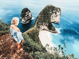 Walaupun keduanya memiliki pesona yang berbeda satu sama lain. Kelingking Beach Surga Yang Tersembunyi Di Nusa Penida