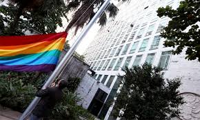 Euas is an international university with students from all over the world. Embaixada Dos Eua Bandeiras Do Arco Iris E Dos Estados Unidos Lado A Lado Durante O Mes Do Orgulho Lgbtqi O Chanceler