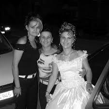 244 menschen seien verletzt worden, viele davon lebensgefährlich, hieß es in tirana. Braut In Albanien Foto Bild Erwachsene Menschen Bilder Auf Fotocommunity