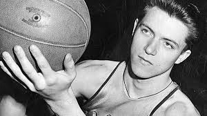 Tom Gola dies at 81; Philadelphia basketball star excelled in college, pros 