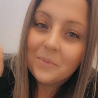 Vicki Warfield's Instagram, Twitter & Facebook