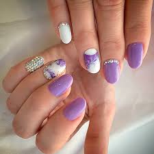 The best nail shapes for short fingers are almond, stiletto and oval. Terrific Designs For Oval Nails Naildesignsjournal Com