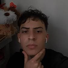 Kelvin Brady's Instagram, Twitter & Facebook