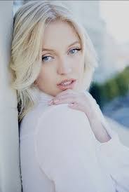 Jenna Hogan's Instagram, Twitter & Facebook