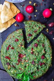 Mau ayam, ikan laut, ikan air tawar, atau tempe dan tahu sekalipun kalau dipepes sudah pasti. Kuku Sabzi Persian Herb Baked Omelet