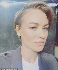 He then brings all the hair in the front and cuts few strands which reach her eye at her forehead. Yvonne Strahovski Debuts A Drastic New Look After She Cuts Her Hair Into An Edgy Cropped Style Daily Mail Online