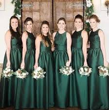 La novia necesita para preparar hermosos vestidos para damas de honor cuando ella está planeando. Pin De Ariela En Vestidos Largos De Fiestas Vestidos De Novia De Raso Vestidos De Damas De Honor Vestidos De Novia