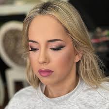 ♥️Sara♥️ Así de guapísima iba Sara aYer, el día de su boda, un placer  formar parte de su día! #roamakeup #roamakeupnovias #makeup #makeupartist  #novia #novias2019 #maquillajenovia #maquillajenovias #wedding  #weddingmakeup #bride #bridemakeupartist ...