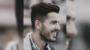 Rambut dipotong pendek dan disesuaikan hingga bagus, highlight pirang keemasan yang pudar di bagian atas rambut membuktikan bagaimana warna dan. Ntip Foto Rambut Pendek Pria Ini Tiru Model Rambutnya Fader Id