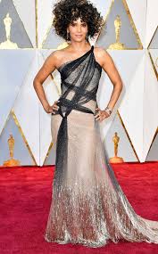 One Shouldered Goddess From Halle Berry S Best Looks In Atlier Versace Red Carpet Dresses Oscars 2017 Red Carpet Celebrity Red Carpet