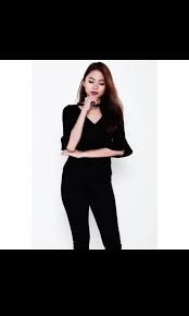 Adored by fashion fans and value seekers alike. Premium Kylie 2 Way Choker Bell Sleeve Knit Top In Black Choker Top Long Sleeve Women S Fashion Tops Sleeveless On Carousell