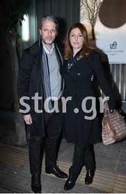Ανδρεασ καψαλησ ελενα παπαριζου μαρινελλα συλλογοσ ελπιδα. Elena Paparizoy Andreas Kapsalhs Bradinh E3odos Gia To Erwteymeno Zeygari Star Gr