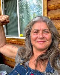 Susan Aikens's Instagram, Twitter & Facebook