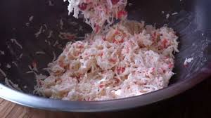 Como Preparar El Surimi Para Sushi Crab Salad Recipe Sushi Sushi Roll Recipes Homemade Sushi