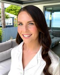 Natural bride Rachel ☀️ Rachel's ceremony was