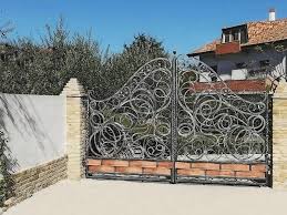 La prima bottega di ferro battuto col nome di prinzio, apre a guardiagrele nel 1856. Ferro Battuto Di Prinzio Srl Ferrobattutodiprinziosrl Profilo Pinterest