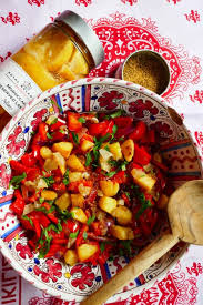 Peperonata Mit Rostkartoffeln Und Roter Paprika Rezept In 2020 Gerostete Kartoffeln Zitronen Risotto Rote Paprika