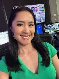 Good morning! Moment by moment. Big and small. Here's to embracing each and  all. Wishing you a day of positivity and progress! 🙌🏻