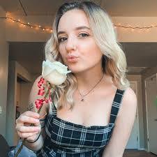 Alexa Beal's Instagram, Twitter & Facebook