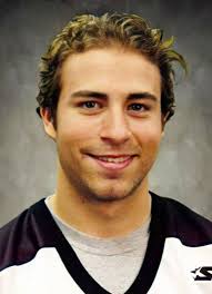 Player photos for the 2004-05 Thornhill Thunderbirds at hockeydb.com